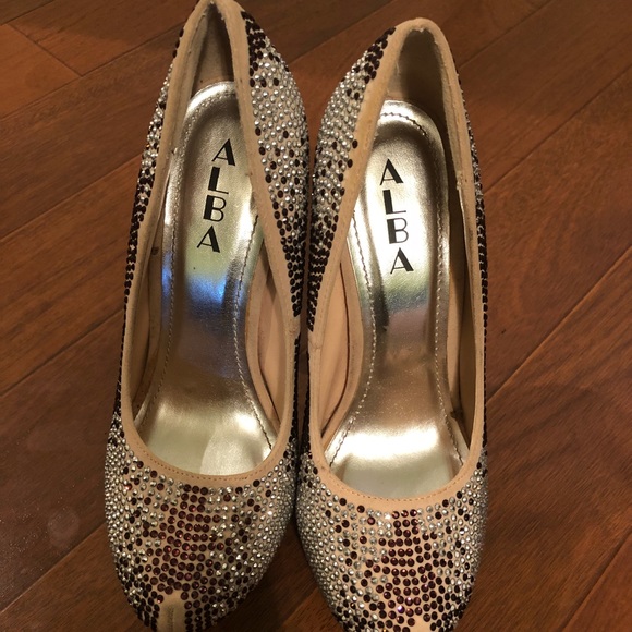 Heels - Picture 2 of 3